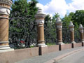 Забор Михайловского сада